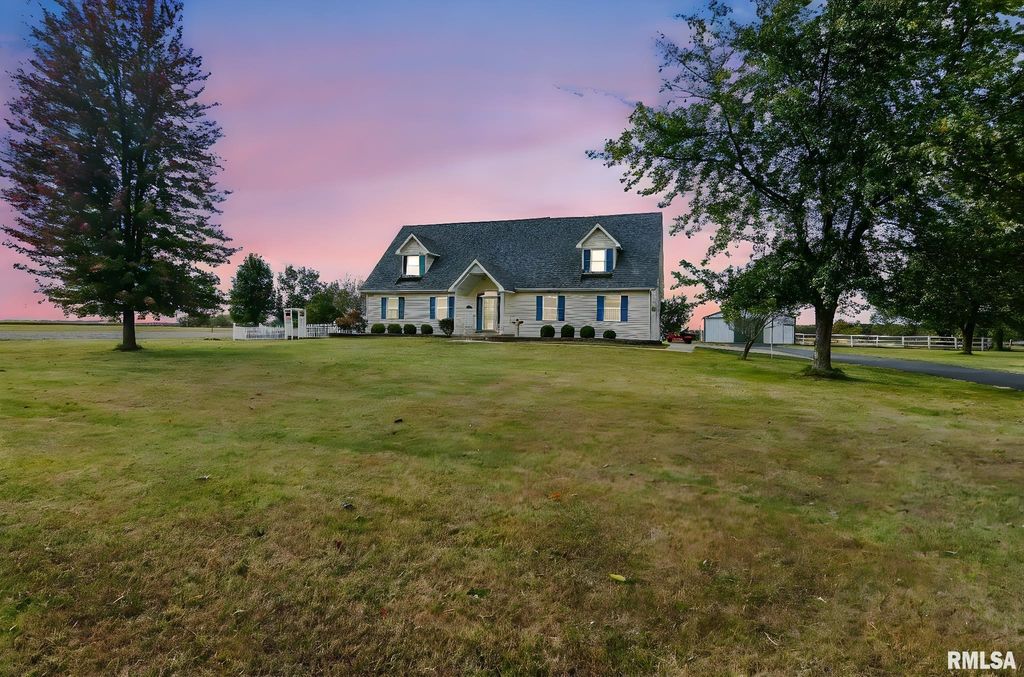 7713 W Outer Road, Sherman, IL 62684