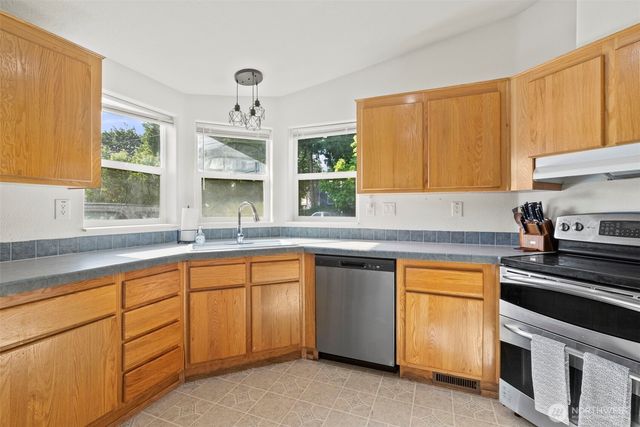 3568 SW 342nd Street, Federal Way, WA 98023