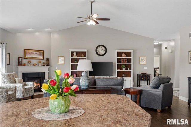 47 Plover Drive, Chatham, IL 62629