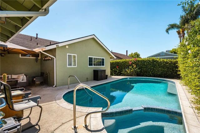 3121 N Hearthside, Orange, CA 92865