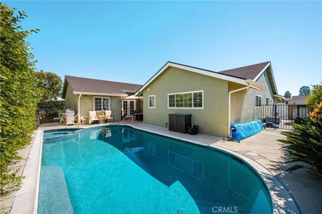 3121 N Hearthside, Orange, CA 92865