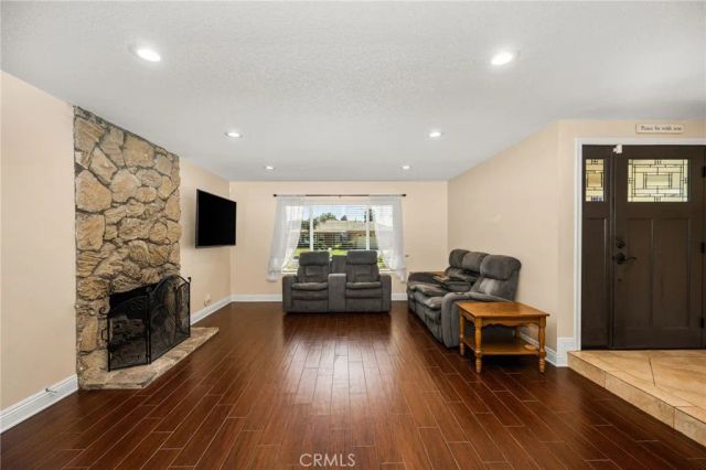 3121 N Hearthside, Orange, CA 92865