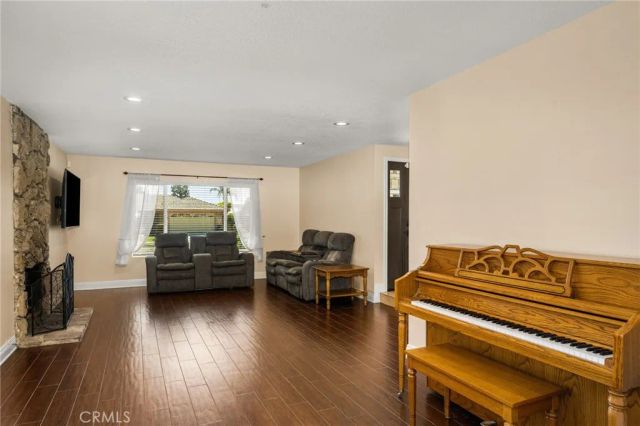 3121 N Hearthside, Orange, CA 92865