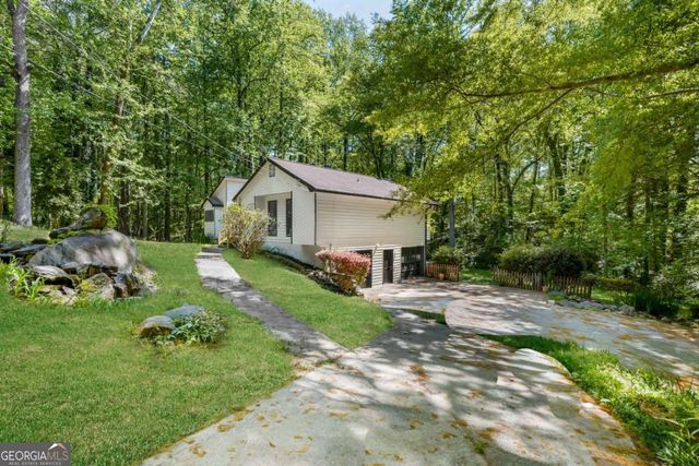 1373 Fairfield Drive SW, Lilburn, GA 30047