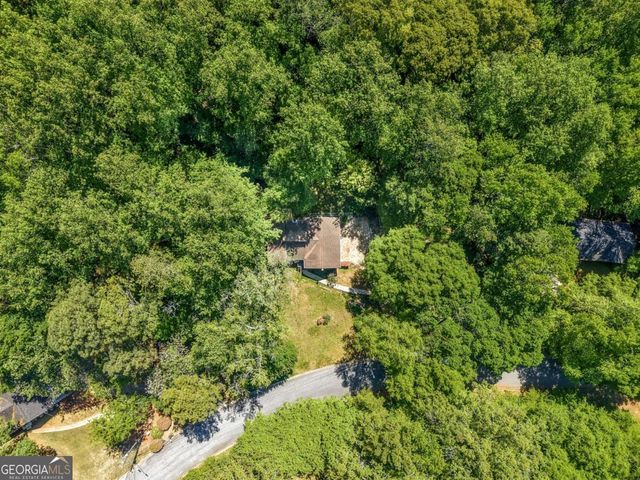 1373 Fairfield Drive SW, Lilburn, GA 30047