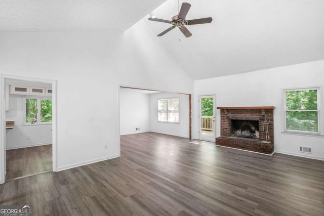 1373 Fairfield Drive SW, Lilburn, GA 30047