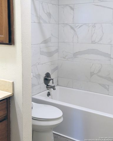 13018 Heimer Rd Apt 802, San Antonio, TX 78216