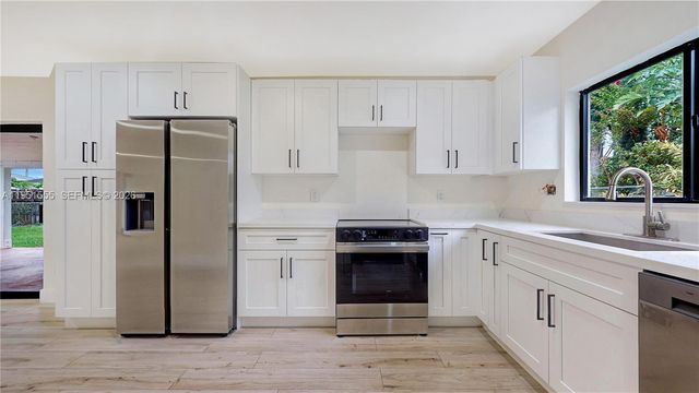 10944 SW 159th Ter, Miami, FL 33157