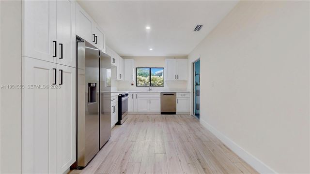 10944 SW 159th Ter, Miami, FL 33157