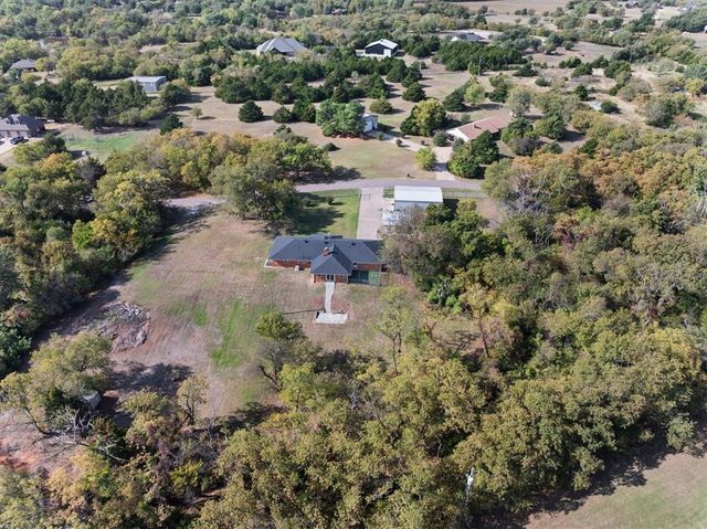 400 Longview SW Drive, Piedmont, OK 73078