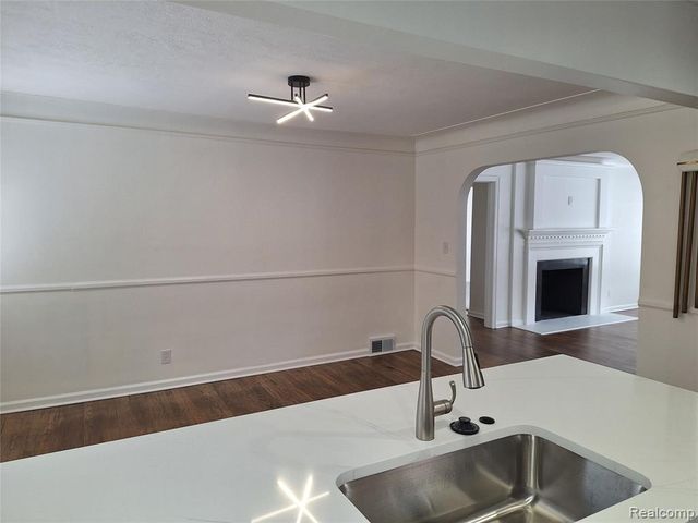 607 S Connecticut Avenue, Royal Oak, MI 48067