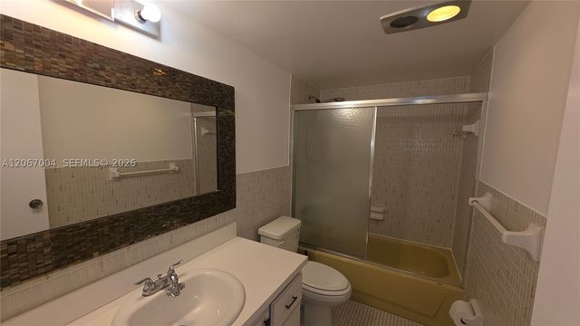 2200 E Hallandale Beach Blvd 709, Hallandale Beach, FL 33009