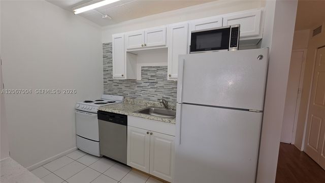 2200 E Hallandale Beach Blvd 709, Hallandale Beach, FL 33009