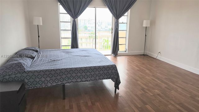2200 E Hallandale Beach Blvd 709, Hallandale Beach, FL 33009