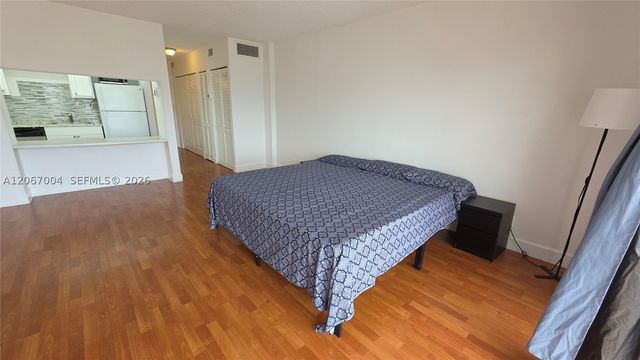 2200 E Hallandale Beach Blvd 709, Hallandale Beach, FL 33009