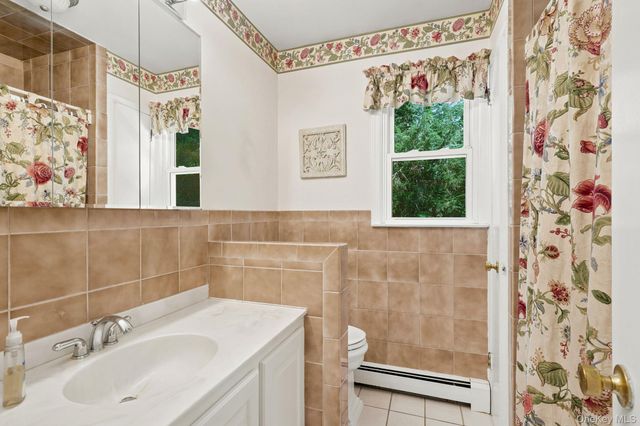 5 Hampton Place, Katonah, NY 10536