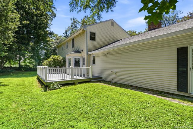 5 Hampton Place, Katonah, NY 10536
