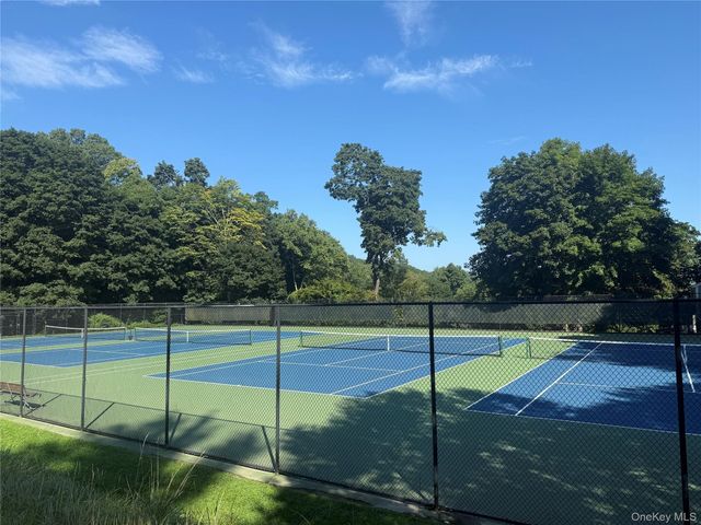 5 Hampton Place, Katonah, NY 10536