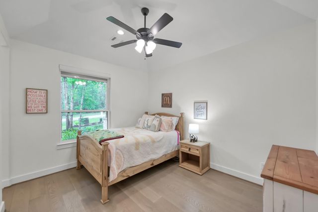 7304 Magnolia Hollow Drive, Montgomery, TX 77316