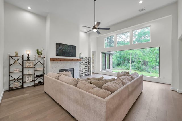 7304 Magnolia Hollow Drive, Montgomery, TX 77316
