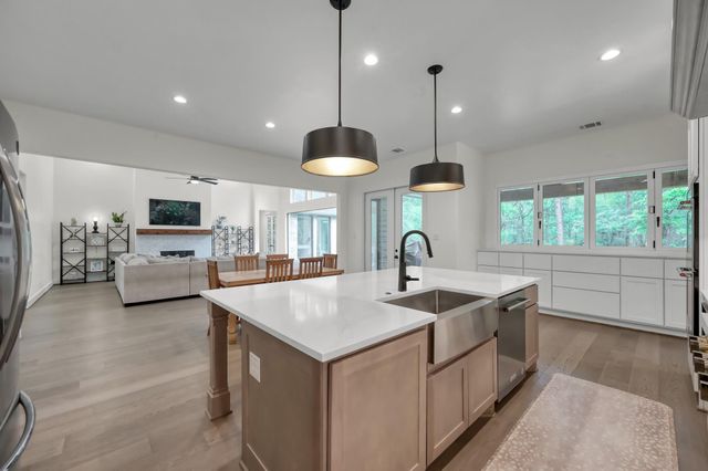 7304 Magnolia Hollow Drive, Montgomery, TX 77316