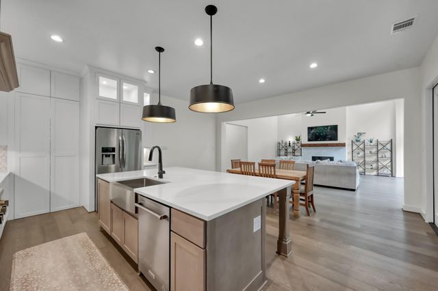 7304 Magnolia Hollow Drive, Montgomery, TX 77316