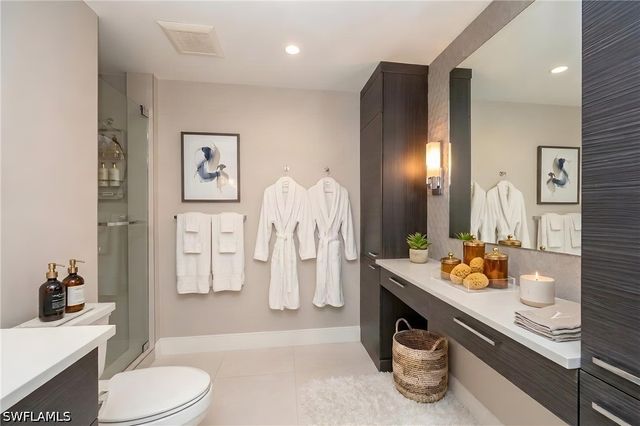 4530 Gulf Shore BLVD N 2-212, Naples, FL 34103