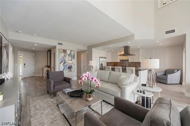4530 Gulf Shore BLVD N 2-212, Naples, FL 34103