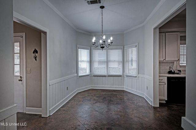 8 Moss Forest Place, Jackson, MS 39211