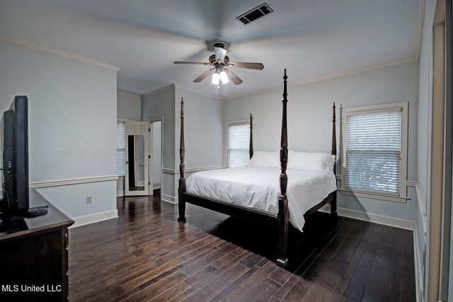 8 Moss Forest Place, Jackson, MS 39211