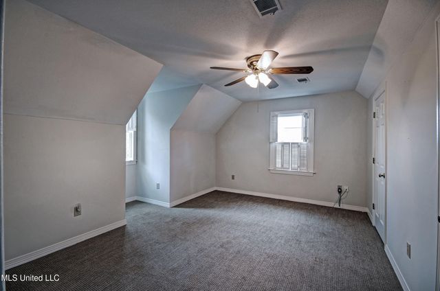 8 Moss Forest Place, Jackson, MS 39211