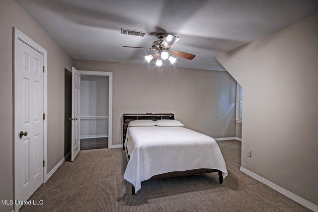 8 Moss Forest Place, Jackson, MS 39211