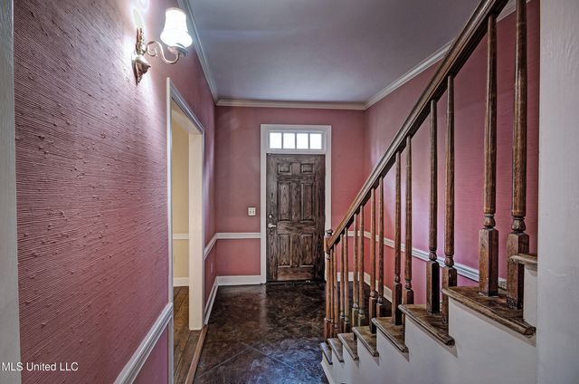 8 Moss Forest Place, Jackson, MS 39211