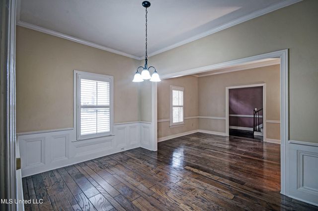 8 Moss Forest Place, Jackson, MS 39211