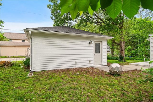 627 Connecticut Street, Lawrence, KS 66044