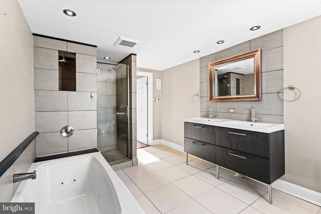 2443 E CUMBERLAND ST, Philadelphia, PA 19125