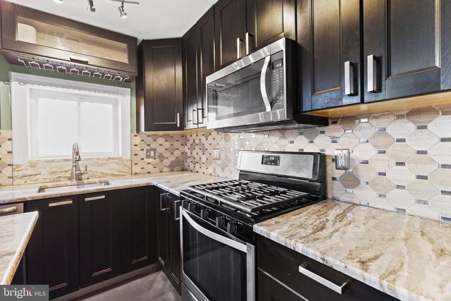 2443 E CUMBERLAND ST, Philadelphia, PA 19125