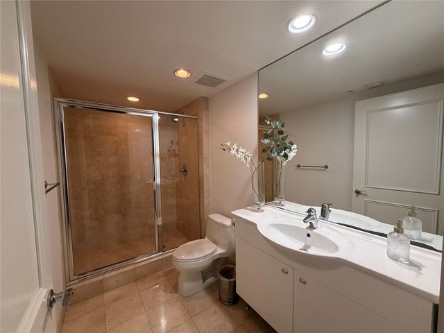 1850 S Ocean Drive 4202, Hallandale Beach, FL 33009
