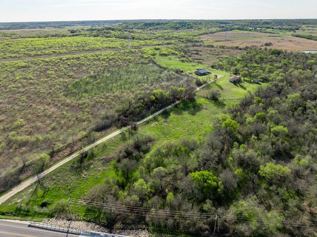 3692 Fm 66, Grandview, TX 76050