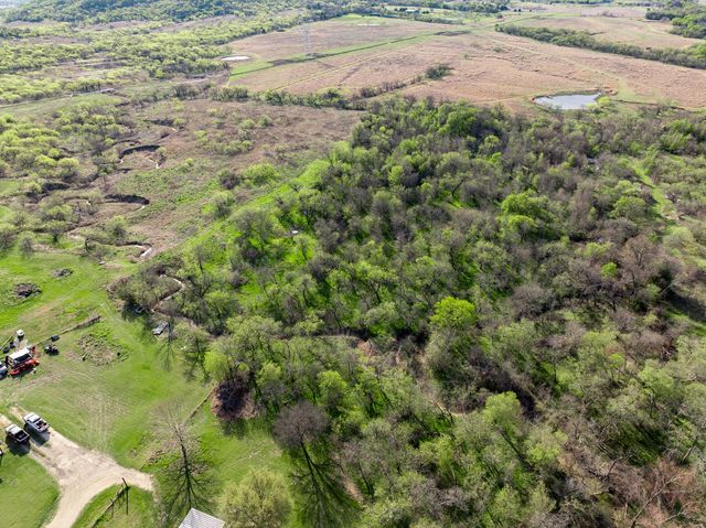 3692 Fm 66, Grandview, TX 76050