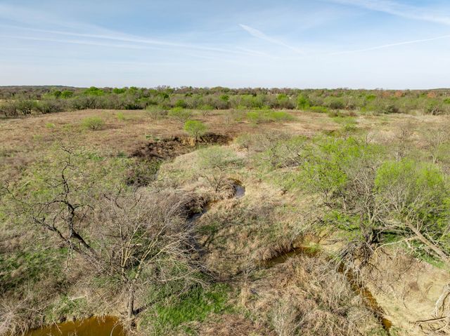 3692 Fm 66, Grandview, TX 76050