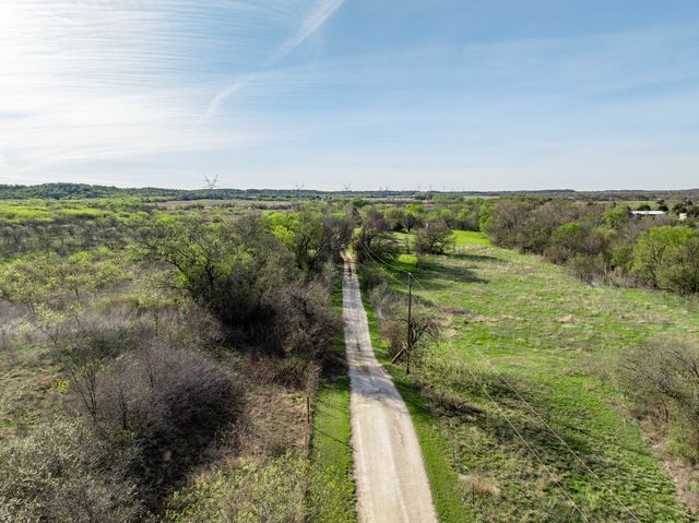3692 Fm 66, Grandview, TX 76050