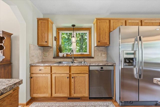 13160 Red Fox Road, Rogers, MN 55374