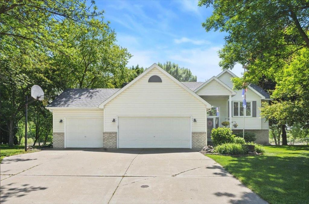13160 Red Fox Road, Rogers, MN 55374