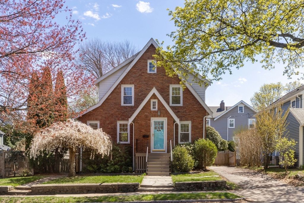 220 Hillside Avenue, Arlington, MA 02476