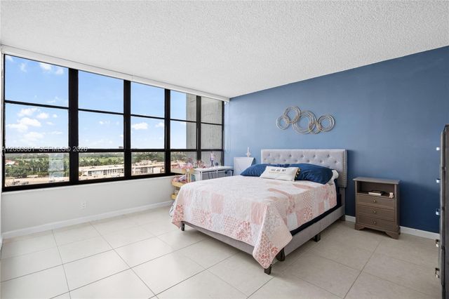 600 Three Islands Blvd 911, Hallandale Beach, FL 33009