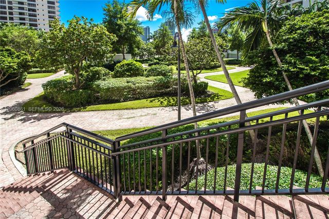 600 Three Islands Blvd 911, Hallandale Beach, FL 33009