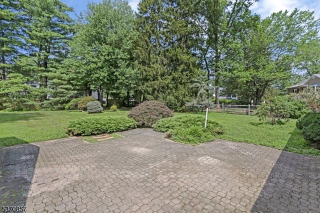 20 Ellis Dr, Bernards Twp., NJ 07920