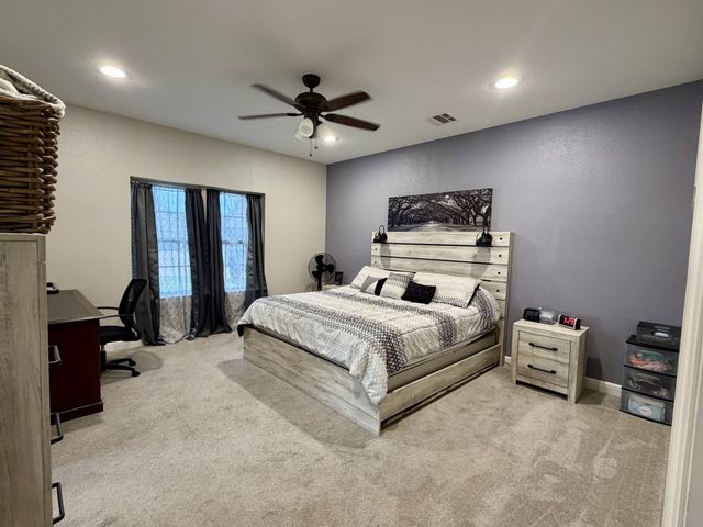 2105 Stonegate Boulevard, Bridgeport, TX 76426
