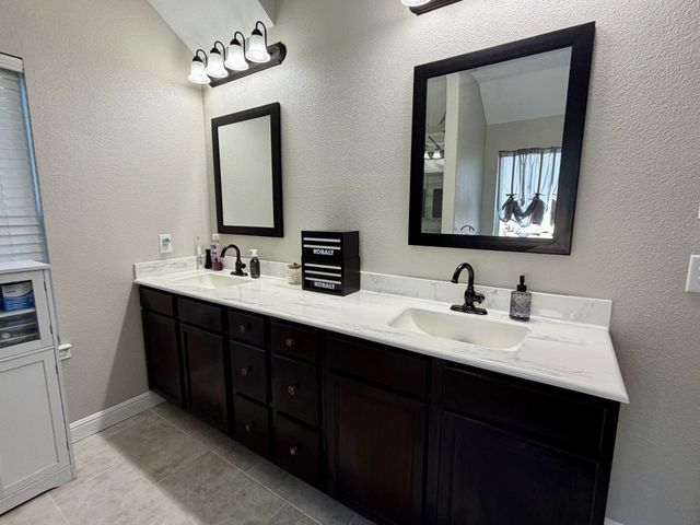 2105 Stonegate Boulevard, Bridgeport, TX 76426